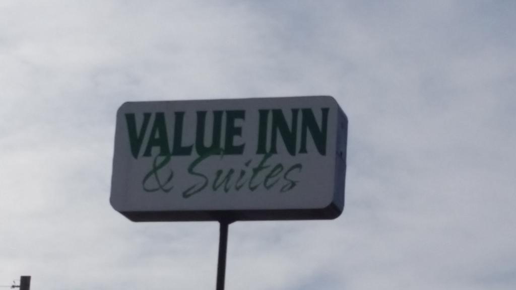 Value Inn & Suites סאלינה מראה חיצוני תמונה